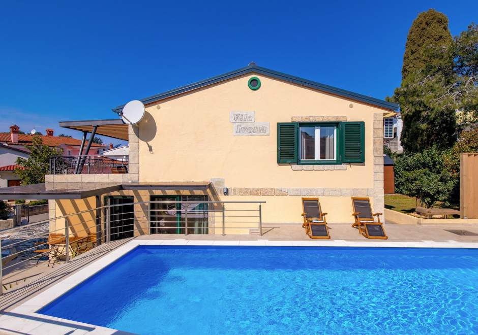 Villa Ivona mit beheiztem Pool in Rovinj
