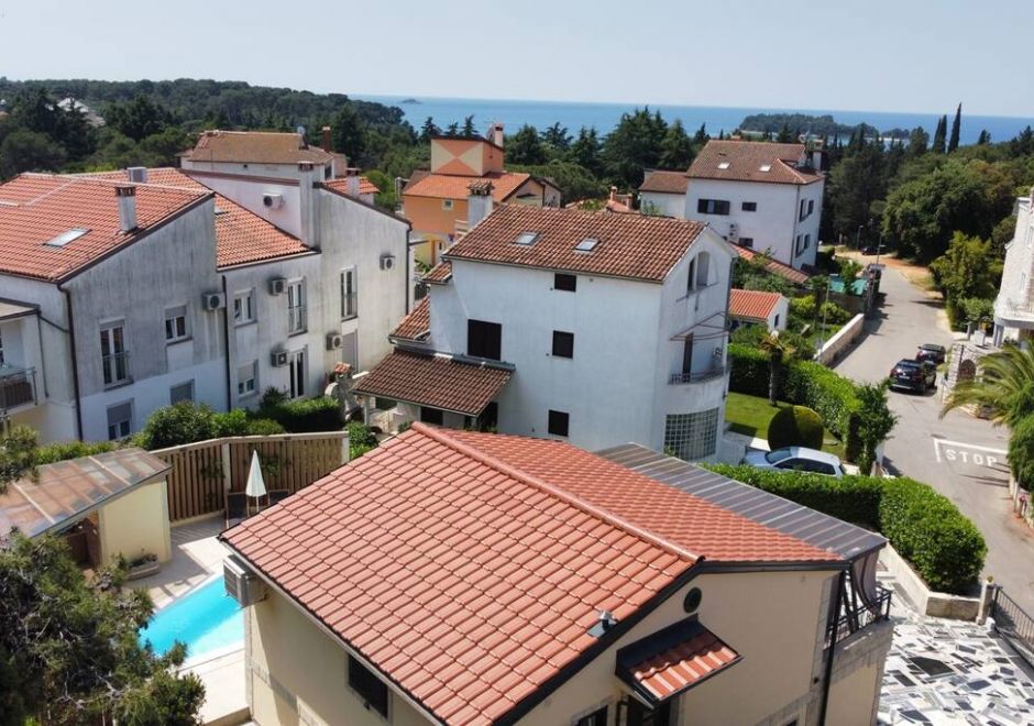 Villa Ivona with heated pool in Rovinj