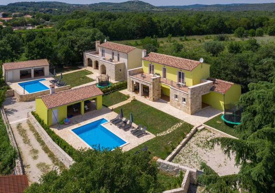 Countryside Villa - Violetta with pool and garden