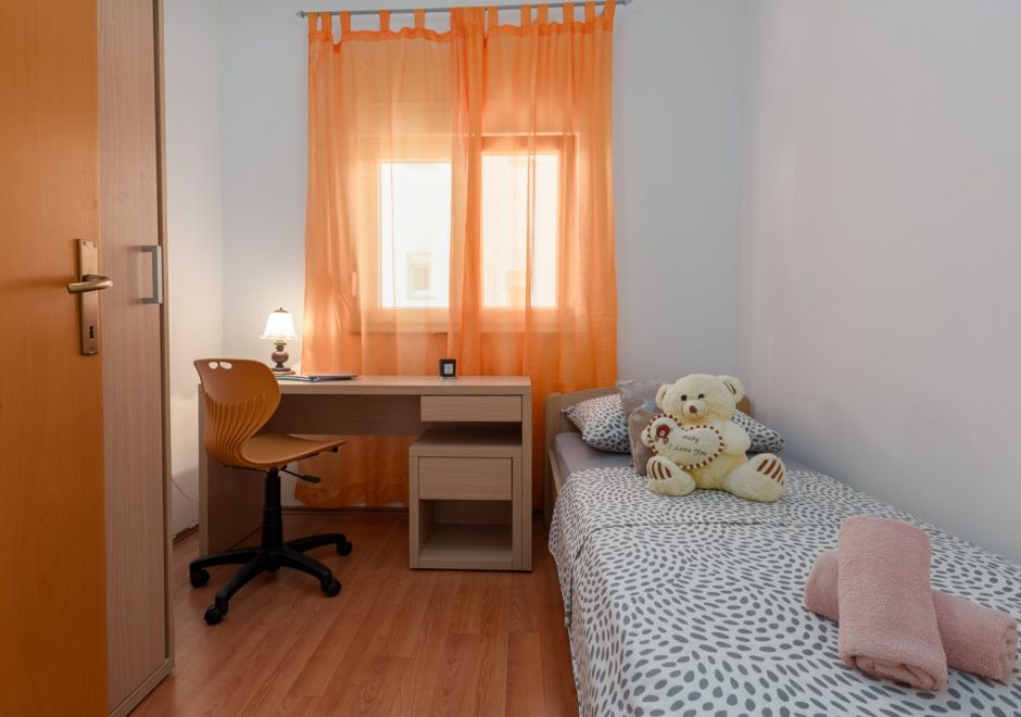 Komforan dvosobni apartman Bruno sa terasom