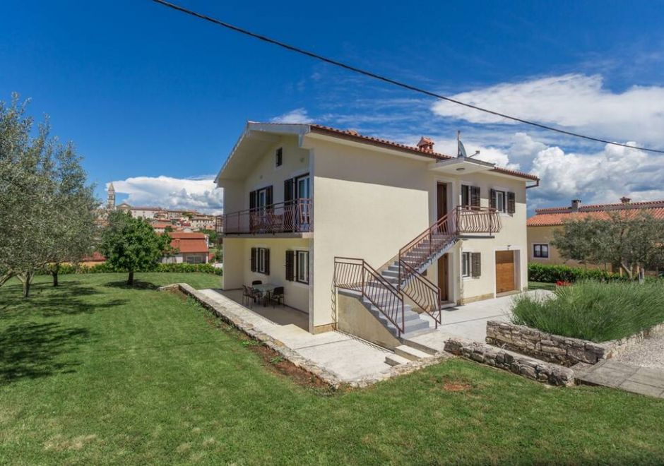 Holiday Home with pool in Višnjan