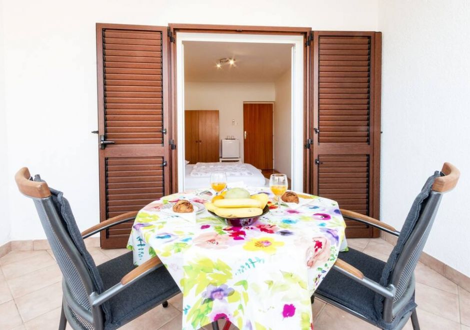 Guest House Marica - Double room, external bath.