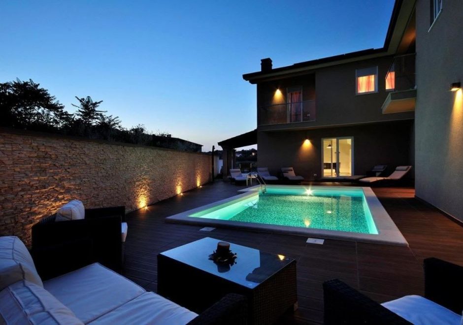 Villa Luna with heated pool and BBQ near Rovinj