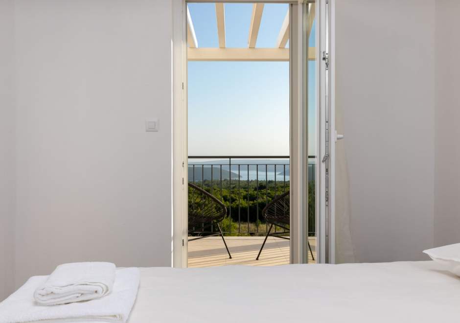 Villen Diminici / 5-Schlafzimmer-Villa mit Pool und Panoramablick auf das Meer 2F