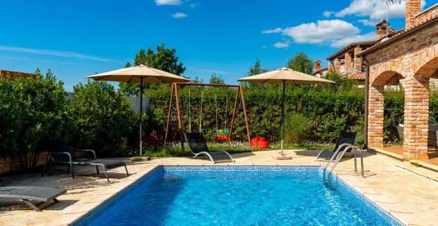 Rustic Villa Lara with pool