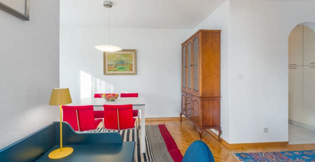 Elegant two-bedroom apartment with terrace in Rovinj