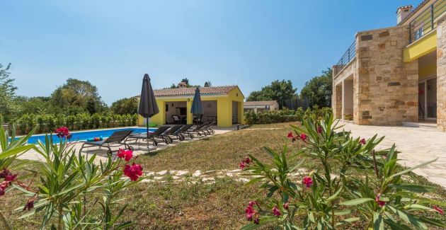 Countryside Villa - Violetta with pool and garden