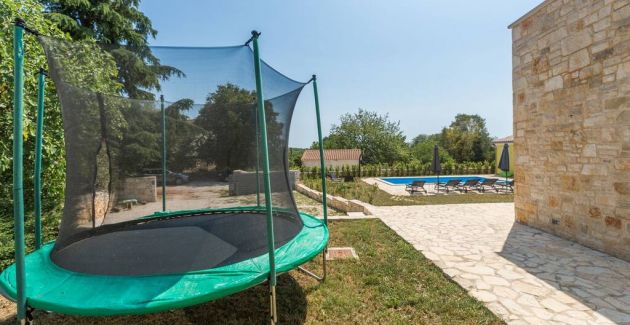 Countryside Villa - Violetta with pool and garden