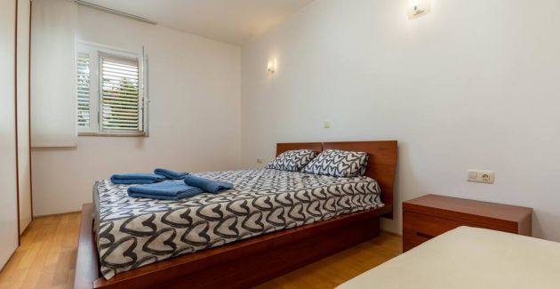 One-bedroom app ALBIS with balcony and parking