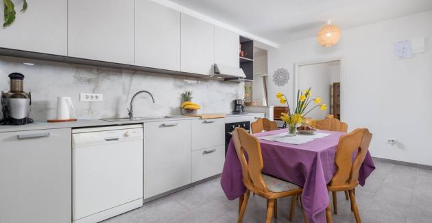 Two-bedroom apartment REA in Rovinj