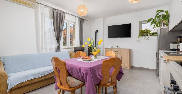 Two-bedroom apartment REA in Rovinj