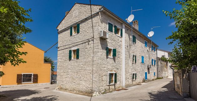 Rustic Villa Diana with pool near Rovinj