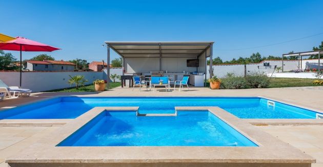 Holiday house in Istria with pool and hydromassage