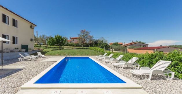 Holiday Home with pool in Višnjan