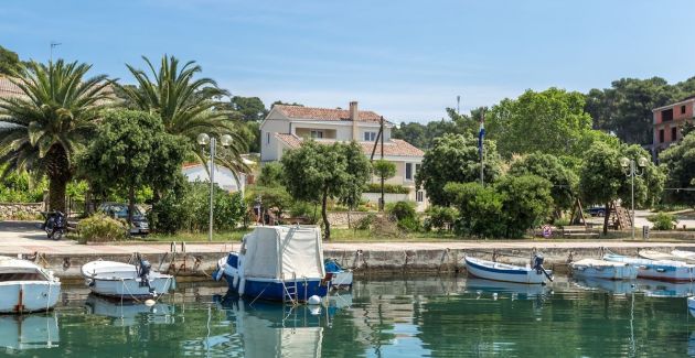 Beachfront Holiday House Kaliope