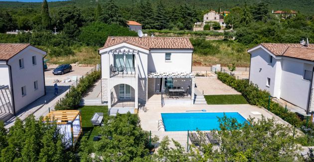 Diminici Villas / 4 bedroom villa with sea view 13B