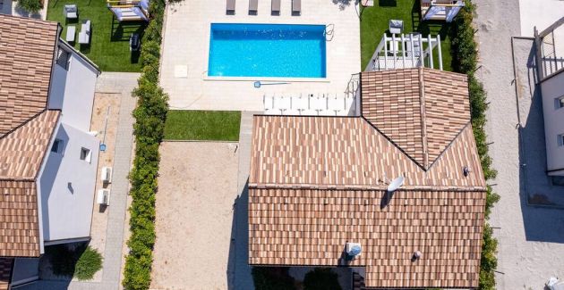 Diminici Villas / 4 bedroom villa with sea view 13B