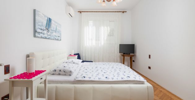 Guest House Marica / 1-bedroom app with patio A2