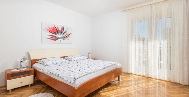 Guest house Marica / 1-bedroom app with terrace A1