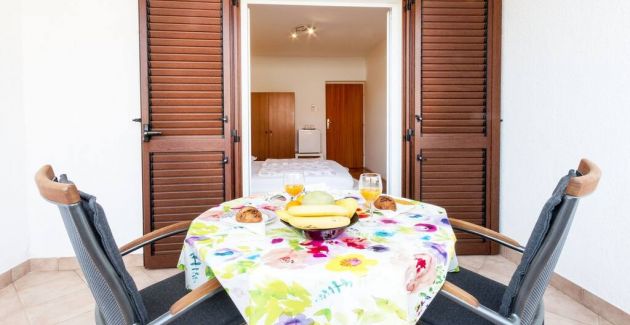 Guest House Marica - Double room, external bath.