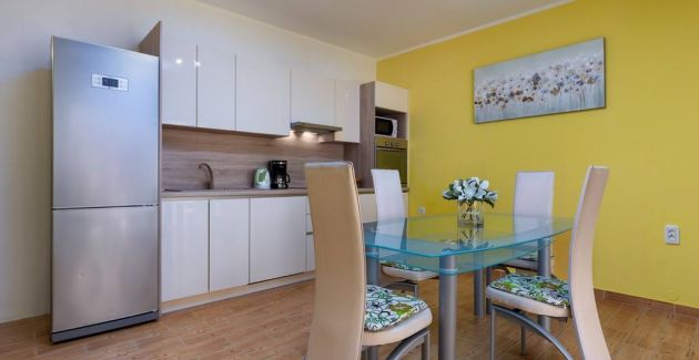 Apartment with pool for adults in Medulin A4