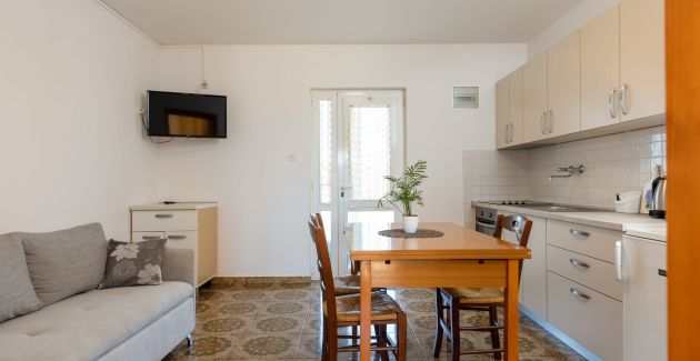 Lovely house LINDI in Poreč- one-bedroom apartment