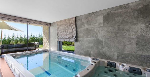 Villa Miracle with pool, hydromassage & sauna