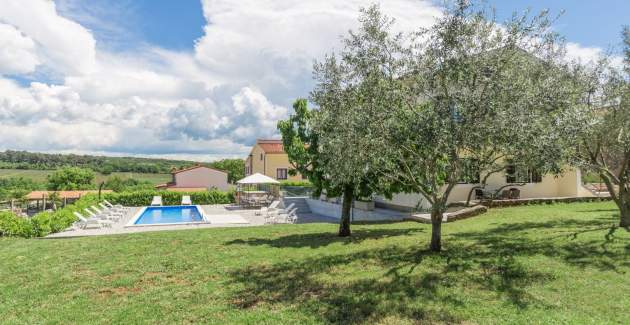 Kuća za odmor s bazenom u Višnjanu