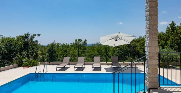 Diminici Villas / 4 bedroom villa with sea view 13B