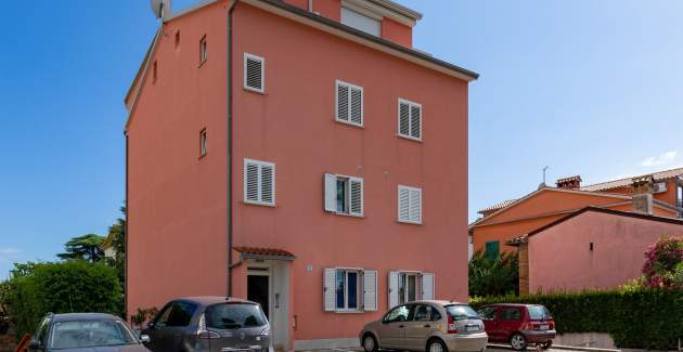 One-bedroom apartment ALBIS with balcony and parking in Rovinj