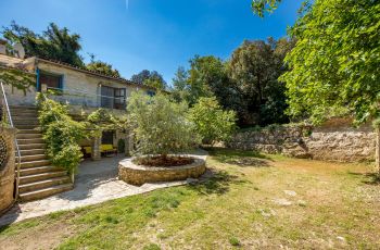 Holiday House Cave Romana