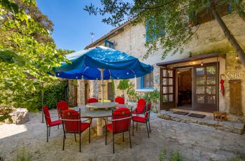 Holiday House Cave Romana