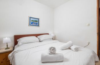 Holiday House Cave Romana