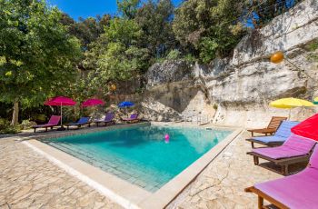 Holiday House Cave Romana