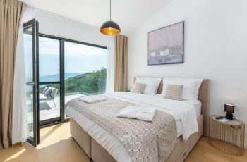 Villa Atrium with heated pool, sea view & jacuzzi