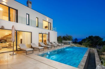 Villa Aristea with sea view, jacuzzi&infinity pool