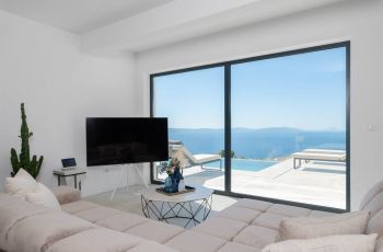 Villa Aristea with sea view, jacuzzi&infinity pool