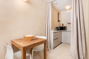Natascha’s Beachfront / Boutique Studio Apartment A1