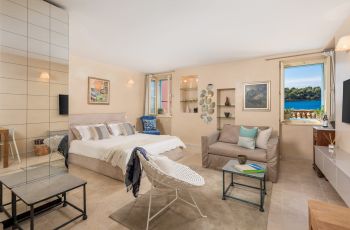 Natascha’s Beachfront / Boutique Studio Apartment A1