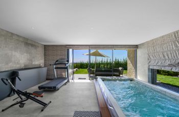 Villa Miracle with pool, hydromassage & sauna