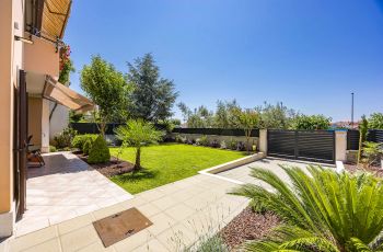 Olea Magica / 2B Apt Bianchera with terrace