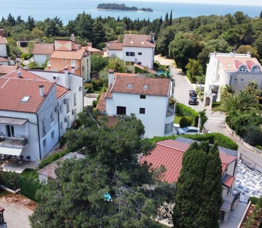 Villa Ivona with heated pool in Rovinj