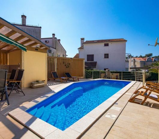 Villa Ivona with heated pool in Rovinj