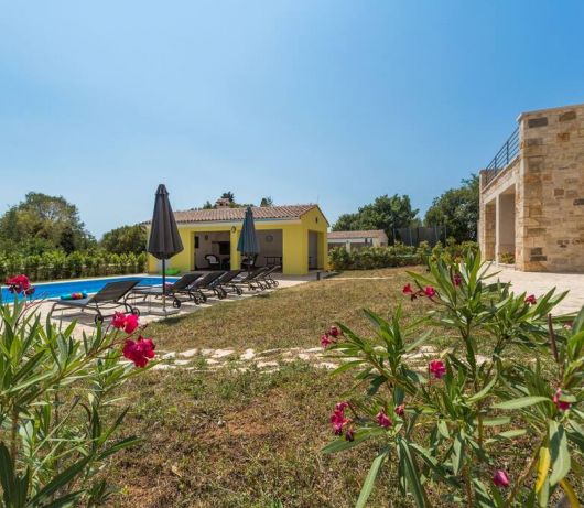 Countryside Villa - Violetta with pool and garden