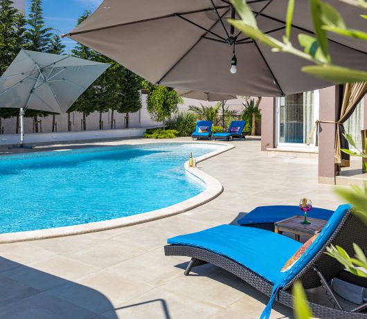 Five bedroom villa Emily with pool in Medulin