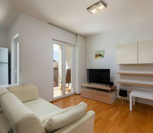 One-bedroom app ALBIS with balcony and parking