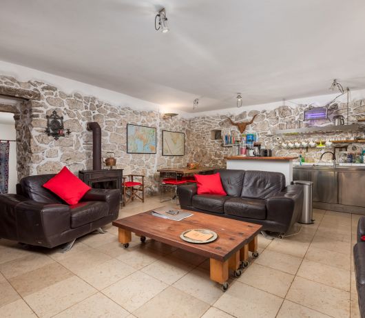 Holiday House Cave Romana