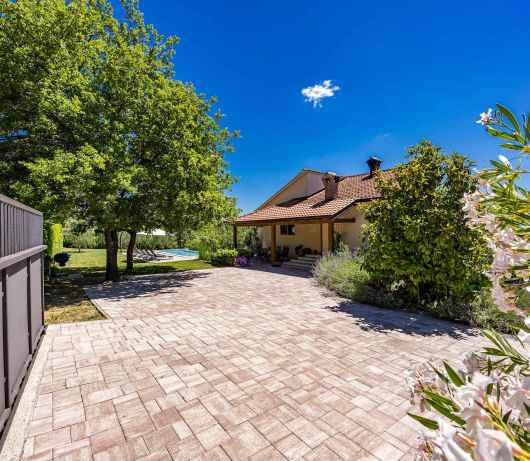 Holiday Home with pool and garden - Tervis