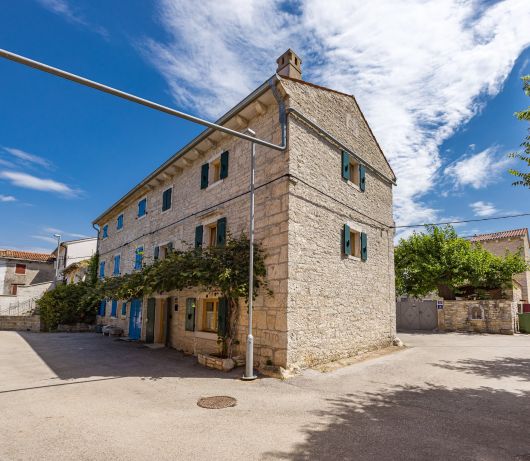 Rustic Villa Diana with pool near Rovinj