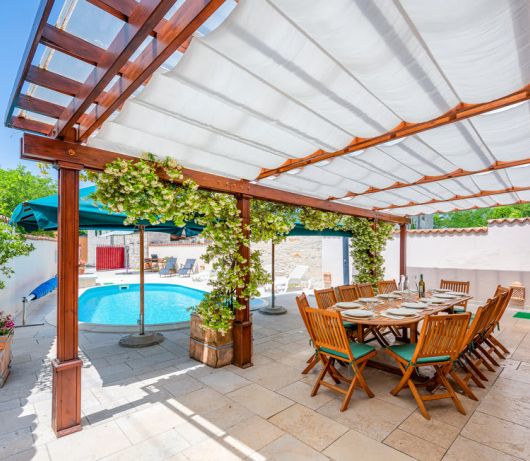 Rustic Villa Diana with pool near Rovinj